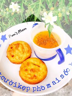 Hình của món Bánh mặt cười kẹp phô mai sốt bơ.