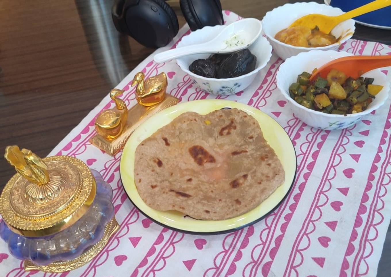 Multi grain roti, vegetables Ragi veg.soup noodle