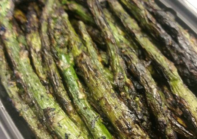 Recipe of Favorite Grilled Asparagus w/ Lemon &amp; Thyme