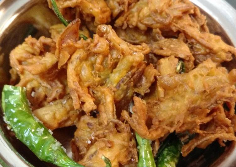 Steps to Make Perfect Kanda Bhaji (Onion fritters)