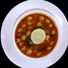 A picture of Chola curry.