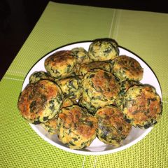 A picture of Spinach balls.