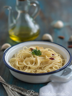 Una foto de Espaguetis aglio e olio