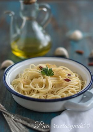 A picture of Spaghetti Aglio e Olio.
