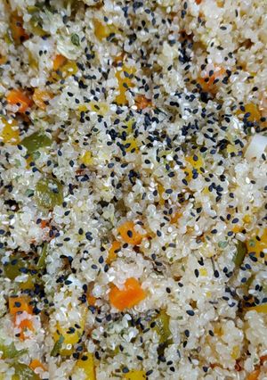 Una foto de Quinoa con verduras