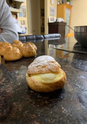 A picture of Japanese Cream Puff.