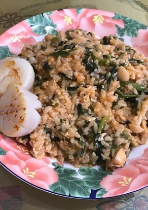 菇菇雞菠菜番茄肉醬燉飯佐干貝 的食譜成品照片