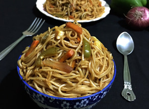 A picture of Hakka Noodles.