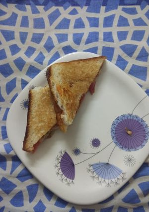 A picture of Veg cream sandwich.