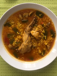 Una foto de Arroz con carne y verduras, nada frito