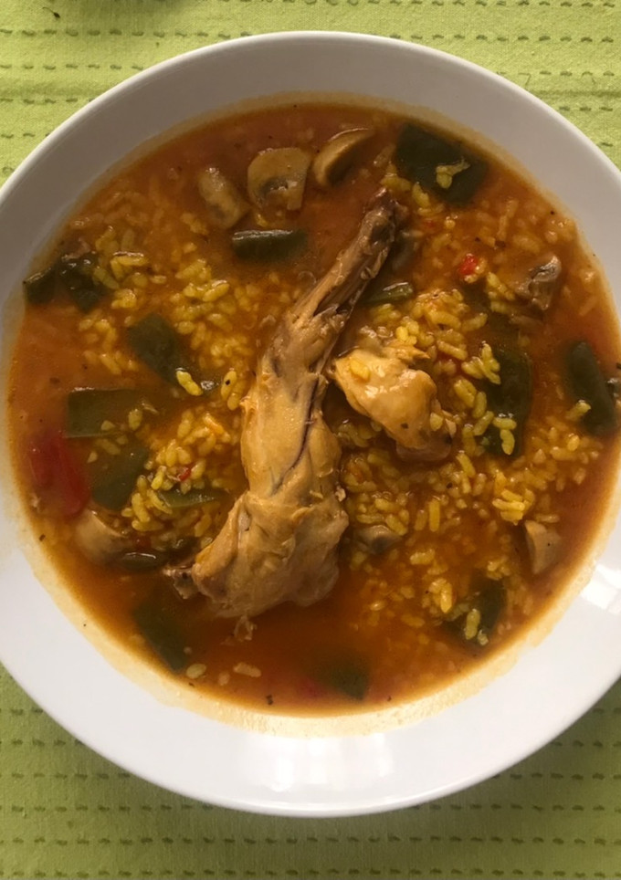 Una foto de Arroz con carne y verduras, nada frito