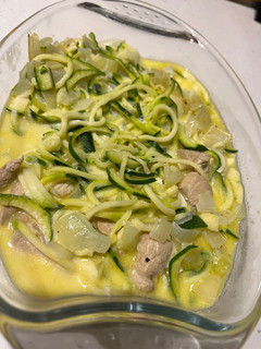 白醬雞肉節瓜麵 的食譜成品照片