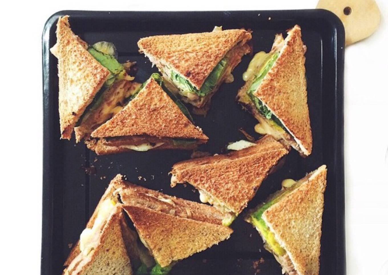 Tuna sandwich with whole wheat bread