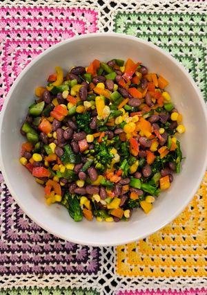عکسی از دستور سالاد فلفل دلمه و لوبیا قرمز (Red bean & bell pepper salad)