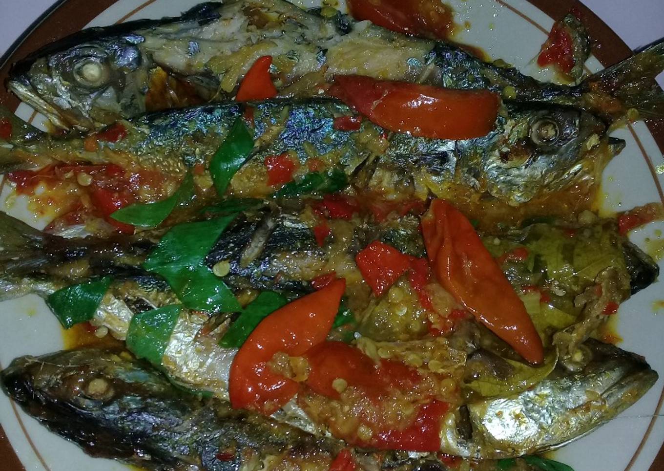 Ikan kembung bumbu kuning pedes enak