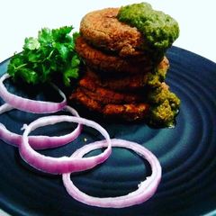 A picture of Chana dal kabab.