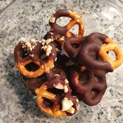 Pretzels con chocolate Receta de Karen Alicia- Cookpad