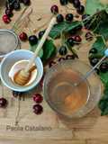 Tisana con noccioli e piccioli di ciliegie