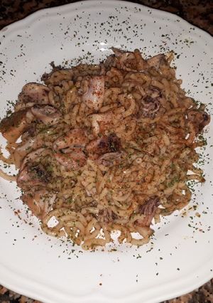Foto principal de Fideuá de chipirones encebollados