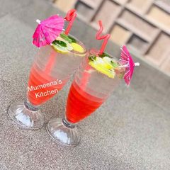 A picture of Ginger strawberry lemonade.
