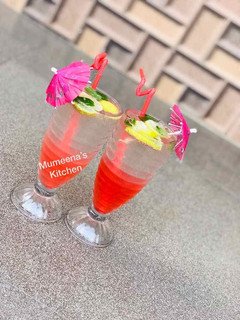 A picture of Ginger strawberry lemonade.