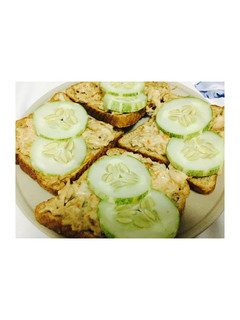 A picture of Tuna sandwich.