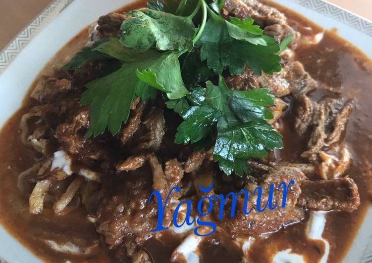 لحم وبطاطا بصوص اللبن (جوكرتمه)