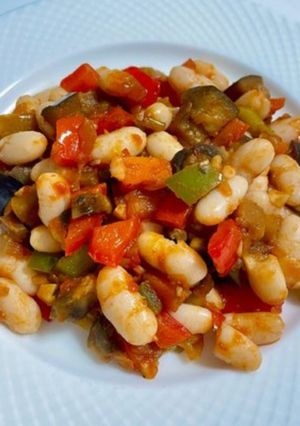 Foto principal de Ensalada de Alubias con Atún y Pisto