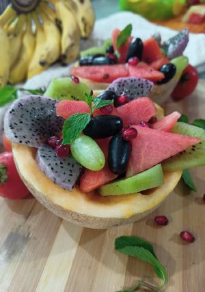 A picture of Muskmelon Fruit Basket.