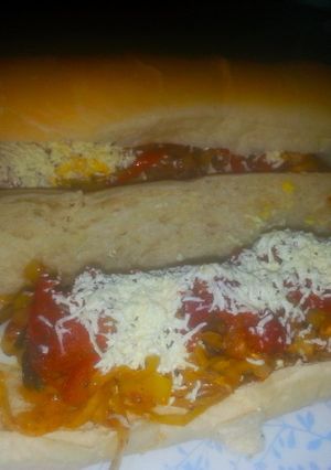 Una foto de Panes con huevos y vegetales