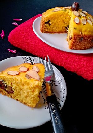 A picture of Gulabjamun custard cake.