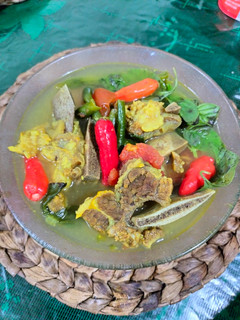 Foto resep Sup Tulang Iga Kuah Kuning Kemangi