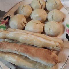 A picture of Breadsticks and Yeast Rolls.
