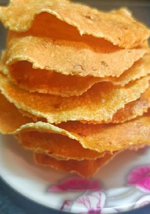 बटाटा पापड (Batata papad recipe in marathi) रेसिपी चे मुख्य फोटो 