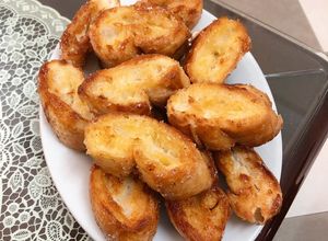 Hình của món Bánh mì nướng bơ đường.