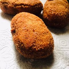 A picture of Cheese-stuffed Potato Croquettes.