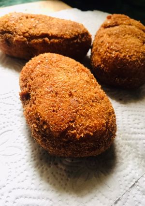 A picture of Cheese-stuffed Potato Croquettes.