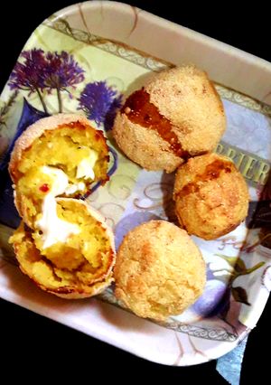 A picture of Potatoes cheese balls.