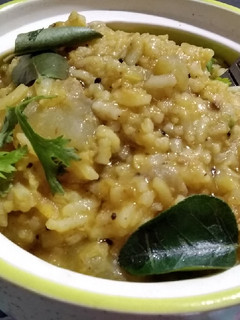 சுரைக்காய் சாம்பார் சாதம்(in pressure cooker) (Suraikkaai sambar satham recipe in tamil) செய்முறை முக்கிய புகைப்படம்