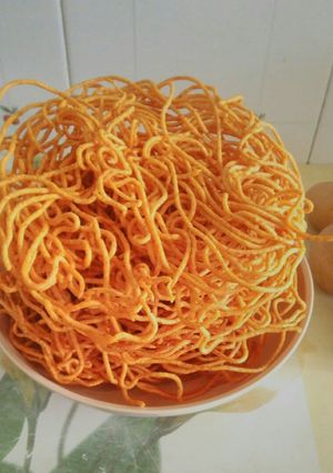 A picture of Aloo besan sev.