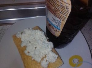 Una foto de Requesón casero con el suero sobrante de hacer queso