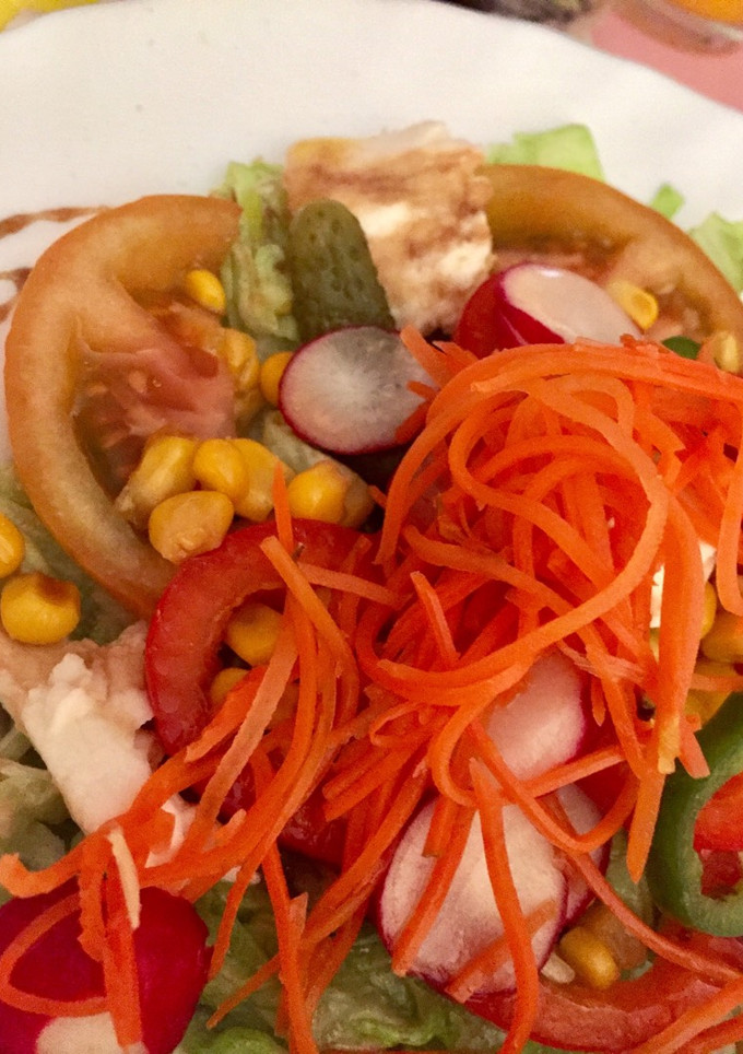 Una foto de Ensalada agridulce con mozzarella