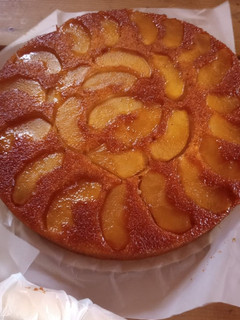 Una foto de Torta invertida de manzana