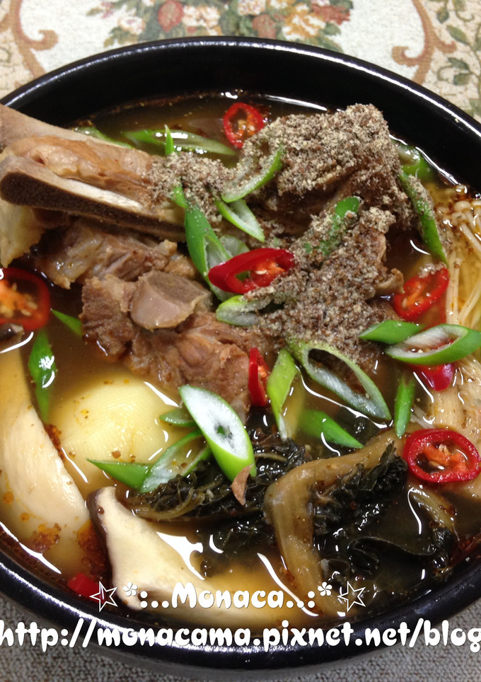 韓式馬鈴薯排骨湯(감자탕) 的食譜成品照片
