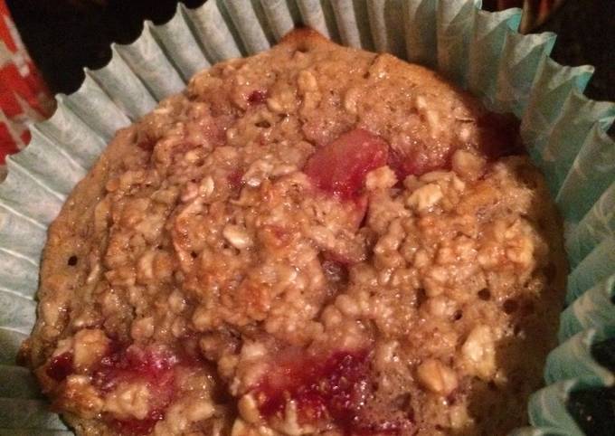 Strawberry Oat Cupcakes