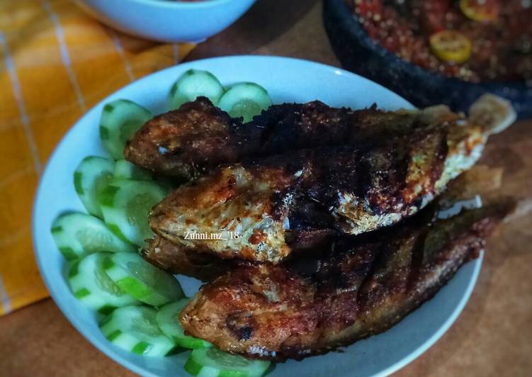 Bagaimana Membuat Ikan bakar bumbu kecap Anti Gagal