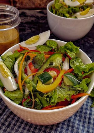 Colourful sweet and sour Salad রেসিপির প্রধান ছবি