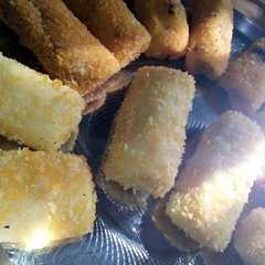 A picture of Risol ragout ayam cincang.