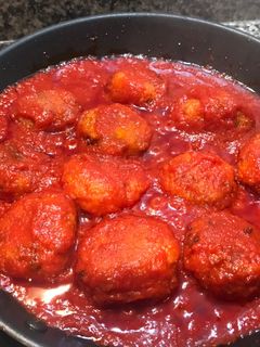 Una foto de Albóndigas de calabacín con tomate casero