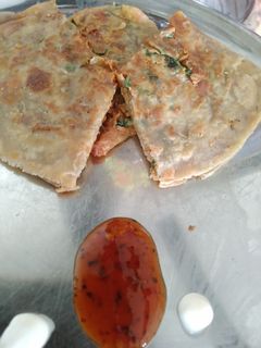 પનીર પરોઠા(Paneer parotha recipe in Gujarati) રેસીપી મુખ્ય ફોટો